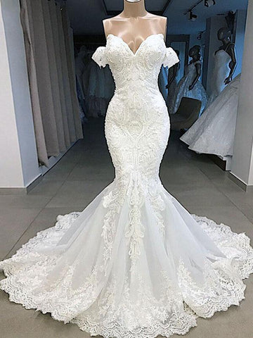 Elegantes vestidos de novia largos de sirena con escote corazón y encaje, con mangas