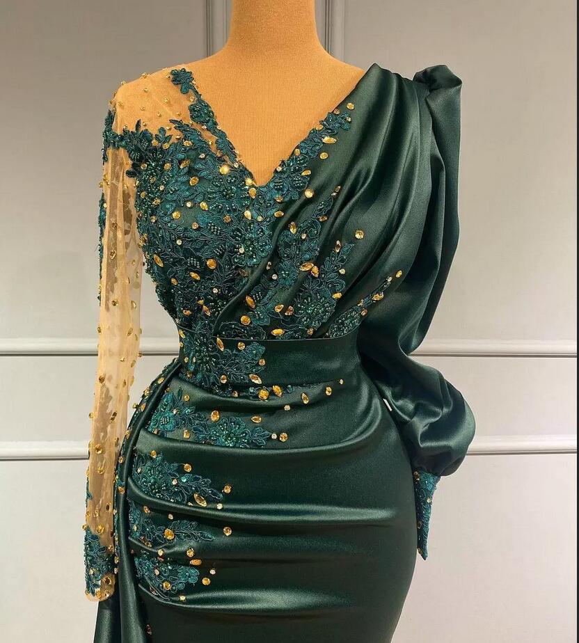 Robe de bal longue sirène élégante en satin vert foncé à col en V