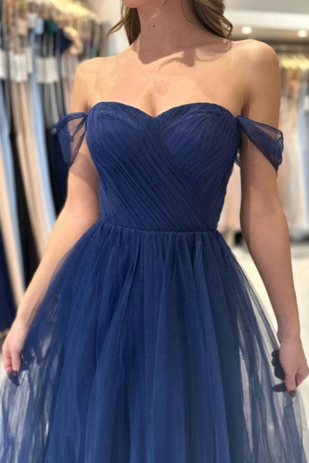 Robe de bal élégante longue bleu marine à épaules dénudées et sans manches