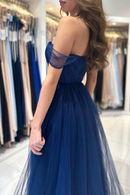 Robe de bal élégante longue bleu marine à épaules dénudées et sans manches