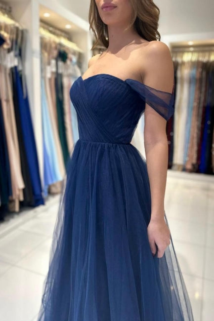 Robe de bal élégante longue bleu marine à épaules dénudées et sans manches