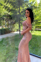 Elegantes vestidos de noche largos de sirena con lentejuelas y hombros descubiertos, con mangas largas.