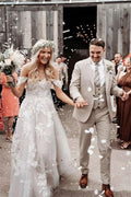 Elegante vestido de novia largo con hombros descubiertos, tul y encaje floral