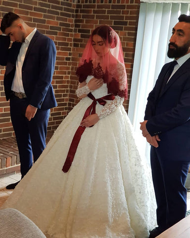 Elegantes vestidos de novia largos de princesa, de tul y encaje, con mangas