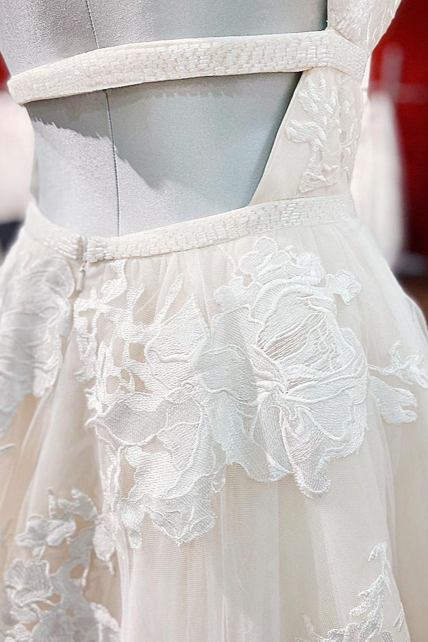 Robe de mariée longue élégante de princesse en tulle dos nu à col en V et dentelle