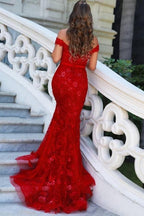 Elegantes vestidos largos rojos de sirena con hombros descubiertos y brillo para graduación
