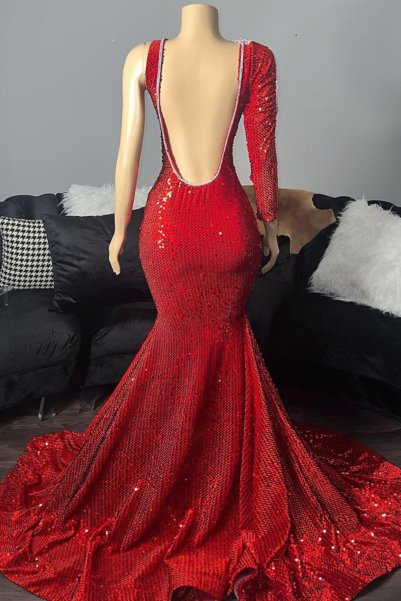 Robe de bal rouge élégante à une épaule, col en V et sequins, manches longues.