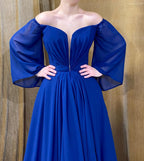 Elegante vestido de fiesta largo azul marino sin tirantes, corte en A y mangas largas