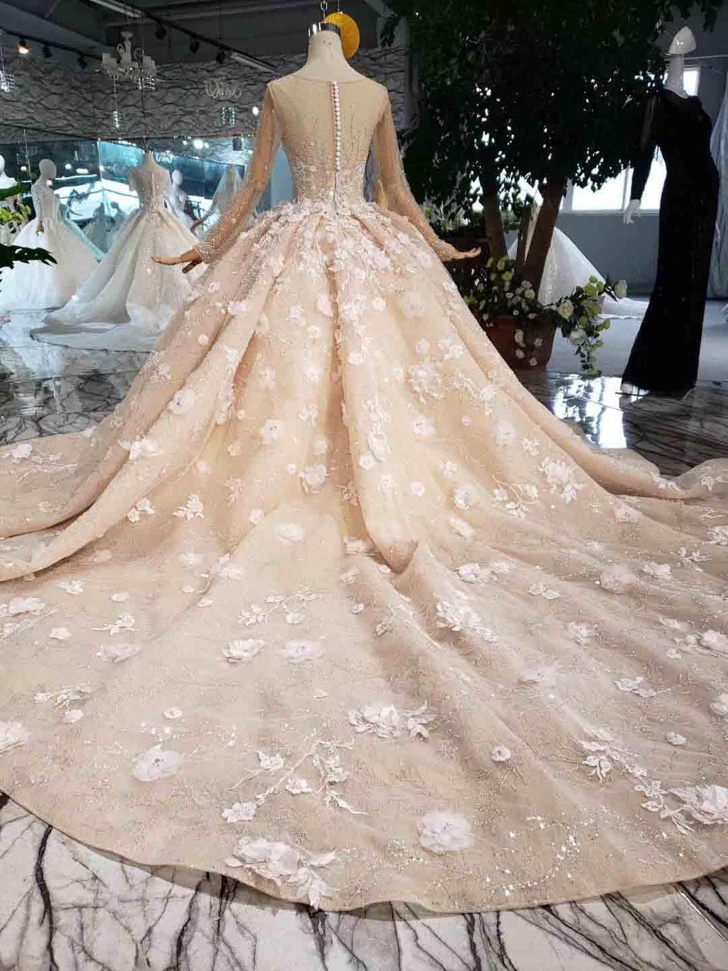 Robe de bal élégante à manches longues, ornée de perles et de fleurs, modèle WD377