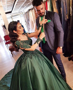 Elegant Long Sleeves Sweetheart Lace Satin Ball Gown Prom Dresses