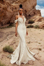 Élégante robe de mariée blanche sirène en dentelle, épaules dénudées, sans manches et ornée de perles