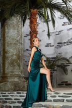 Elegante vestido de fiesta de sirena con tirantes de rosa, lentejuelas y sin mangas, con abertura.