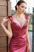 Elegante vestido de fiesta de sirena con tirantes de rosa, lentejuelas y sin mangas, con abertura.