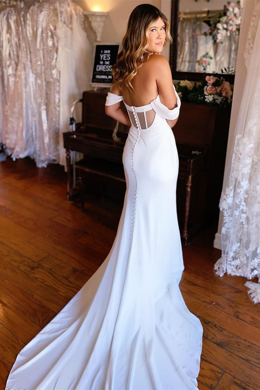Elegante vestido de novia de sirena de satén con hombros descubiertos, espalda descubierta y cola