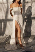 Robe de mariée élégante à sequins, épaules dénudées, sans manches, coupe trapèze et fente.