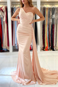 Elegantes vestidos de sirena de un solo hombro color rosa nude con cremallera para baile de graduación 