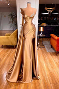 Robe de bal élégante à une épaule, à sequins, manches longues et fente.