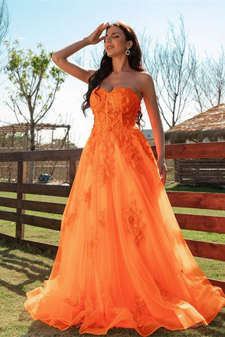 Robe de soirée longue orange élégante à décolleté cœur et dentelle
