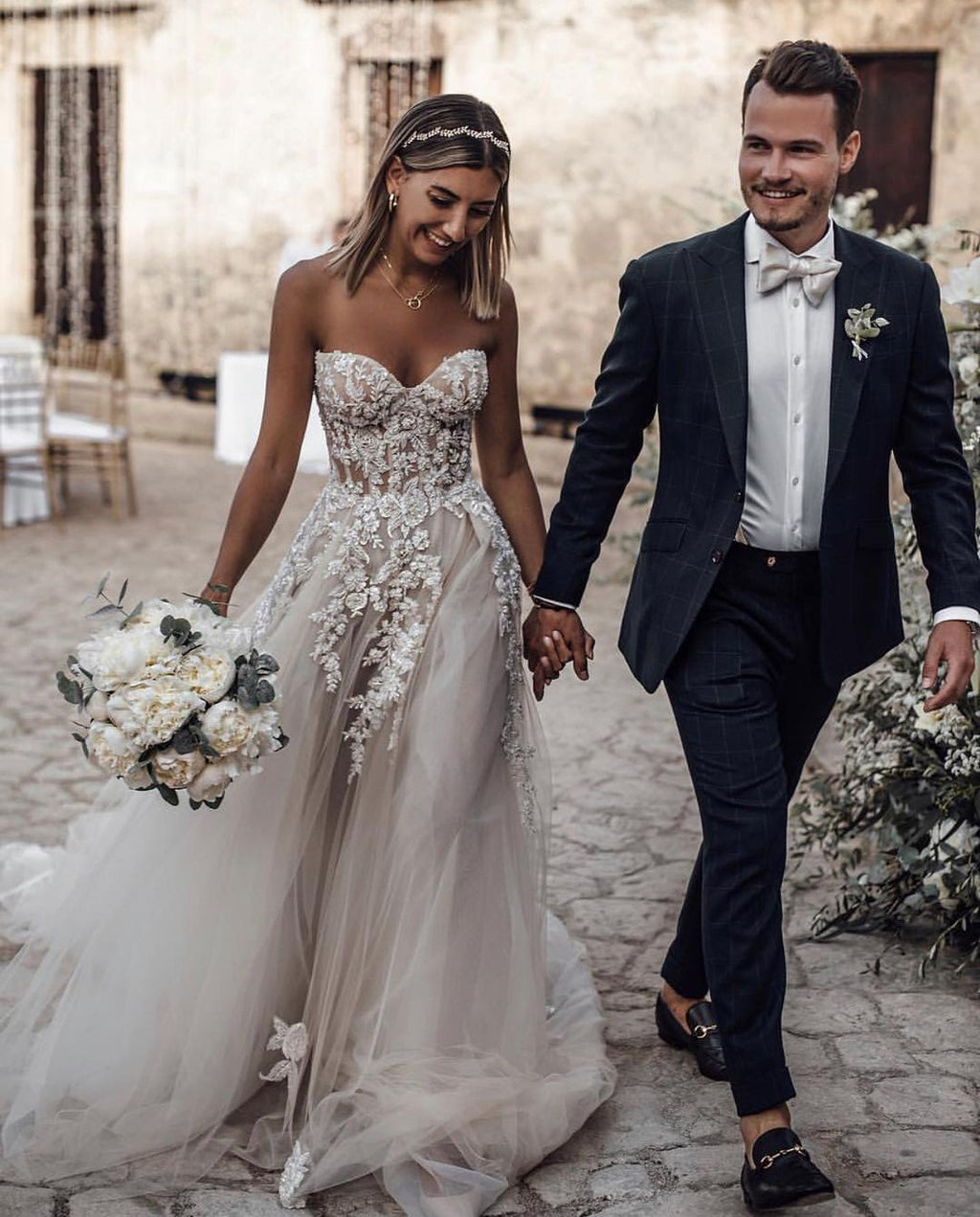 Robes de mariée élégantes de style princesse, coupe trapèze, avec dentelle 