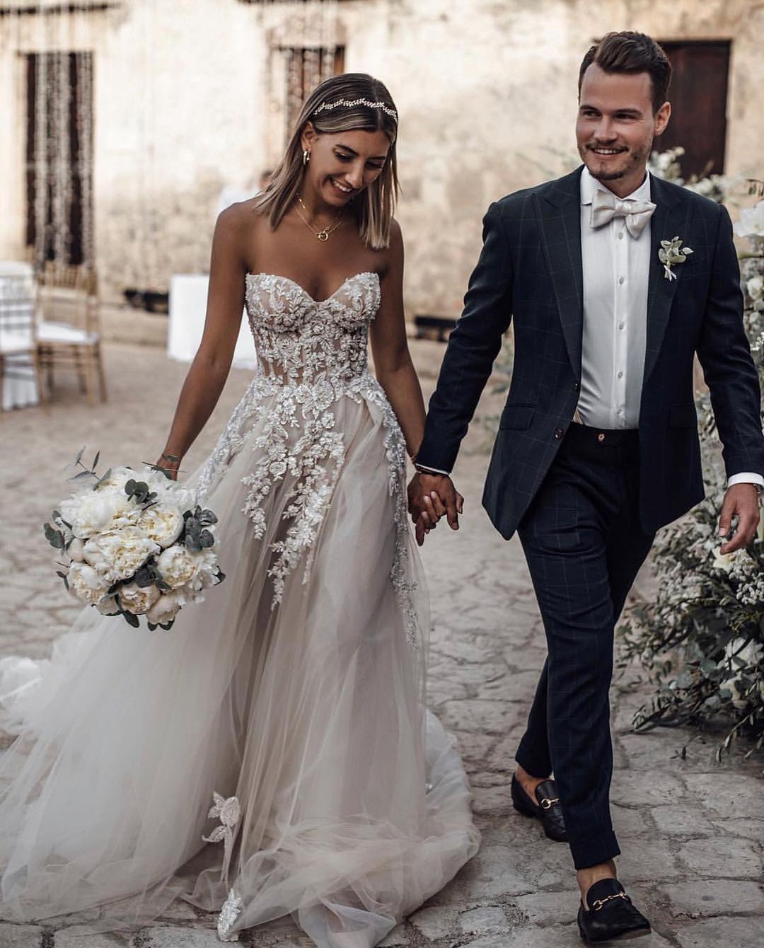 Robes de mariée élégantes de style princesse, coupe trapèze, avec dentelle 