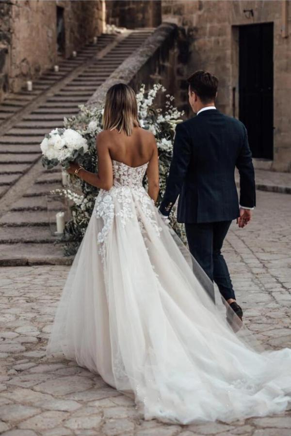Robes de mariée élégantes de style princesse, coupe trapèze, avec dentelle 