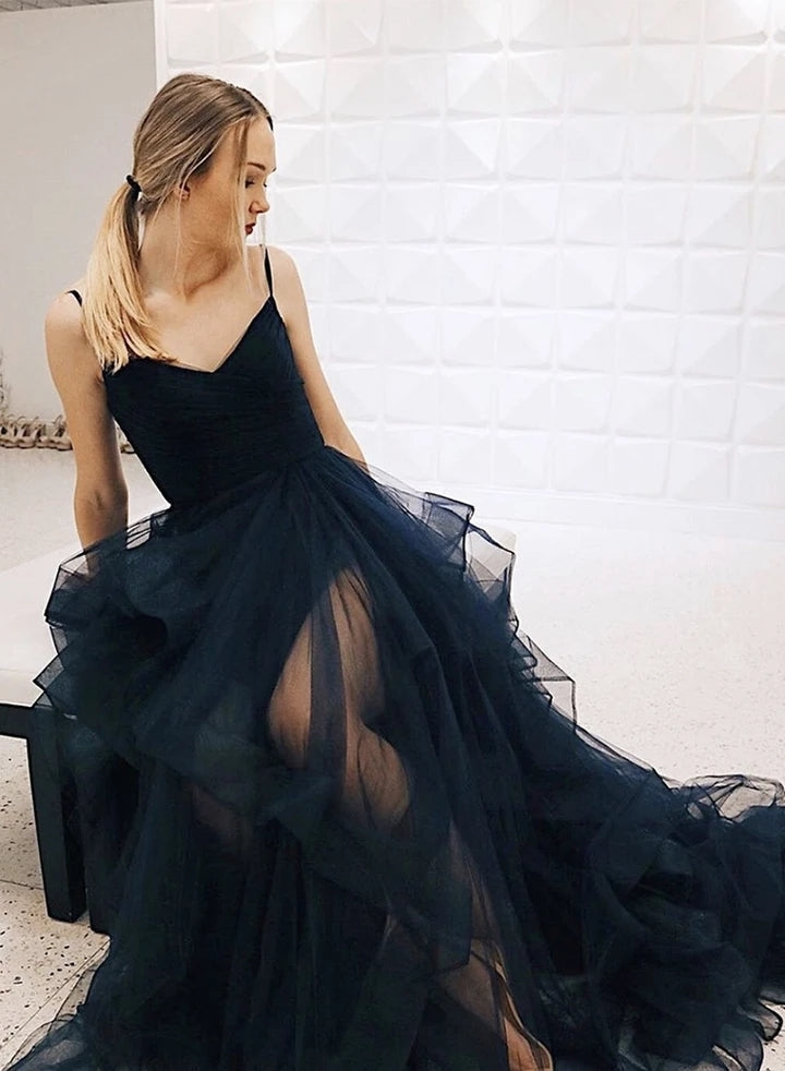 Élégantes robes de bal longues en tulle à col en V de princesse