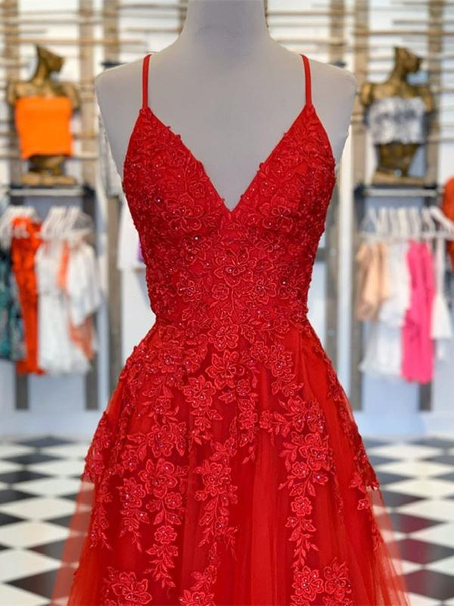 Elegante vestido rojo largo de corte A con escote en V, tul y encaje, ideal para graduación o baile de fin de curso.