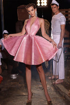 Robe de bal courte rose élégante à col en V et sans manches avec paillettes