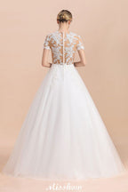 Elegante vestido de novia de manga corta con apliques de encaje blanco