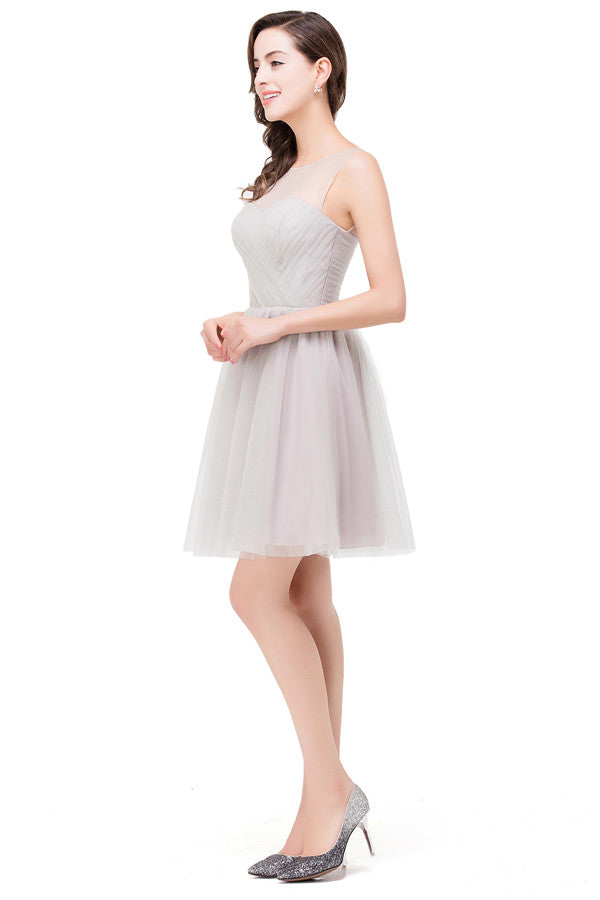 Vestidos de dama de honor cortos plateados elegantes de corte A y corte mini.
