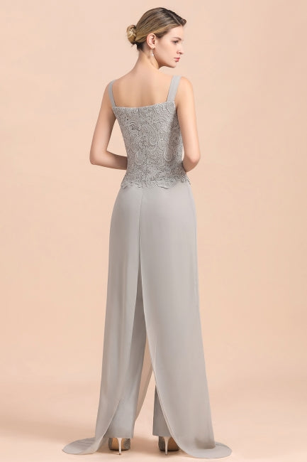 Combinaison élégante en mousseline de soie avec haut en dentelle argentée et paréo, idéale pour la mère de la mariée (disponible en ligne).