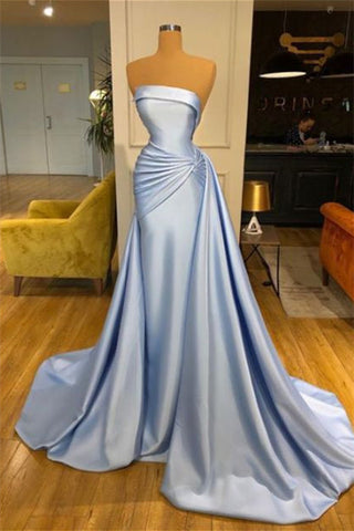 Elegante vestido de graduación azul celeste sin mangas, corte en A y con volantes