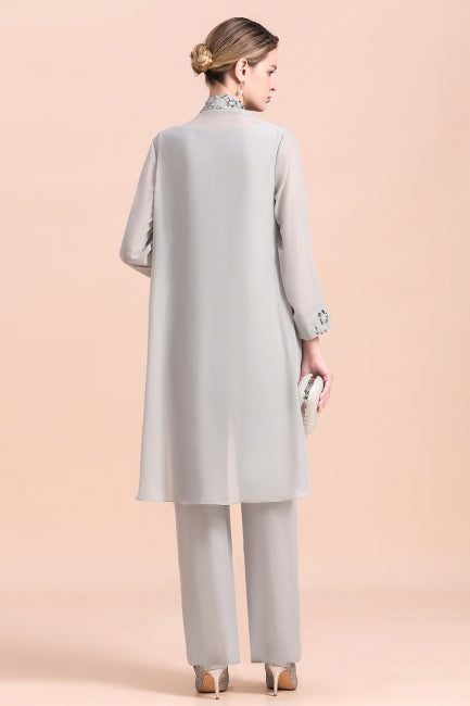 Elegante mono sin mangas con apliques, de gasa plateada, para la madre de la novia, con chal.