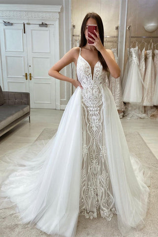 Elegante vestido de novia de corte A sin mangas con tirantes finos y cola desmontable