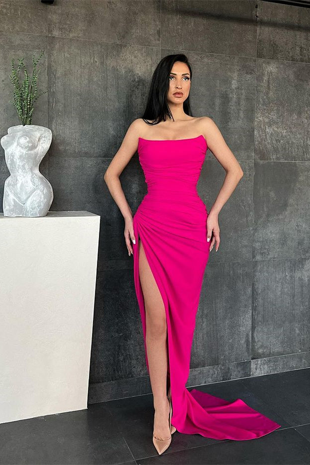 Robe de bal sirène élégante et simple avec décolleté cœur et fente haute, disponible en ligne.