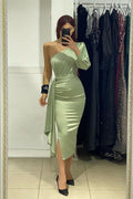 Robe de bal élégante en satin, longueur thé, asymétrique à une épaule, fourreau.