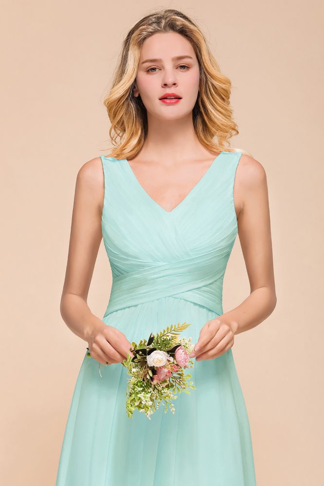 Elegante vestido de dama de honor de gasa con escote en V, corte A, estilo maxi para bodas y fiestas.