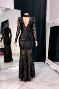 Elegante vestido de fiesta de sirena con escote en V, mangas largas y apliques.