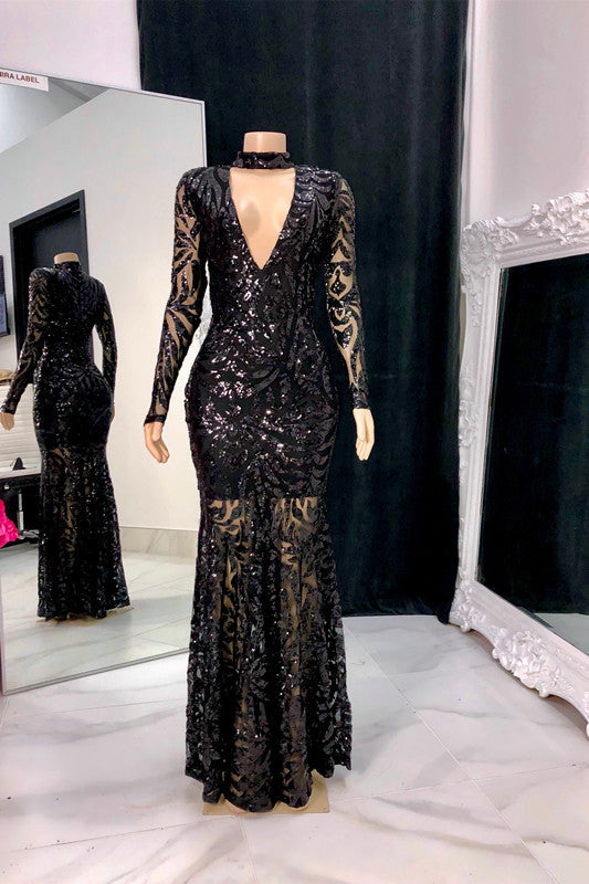 Elegante vestido de fiesta de sirena con escote en V, mangas largas y apliques.