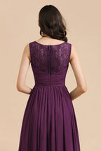 Vestidos de dama de honor elegantes con escote en V, volantes y corte en A, de gasa y encaje. 