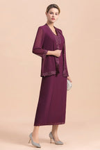 Elegante vestido de madrina de la novia sin mangas con escote en V, apliques color uva y detalles cruzados.