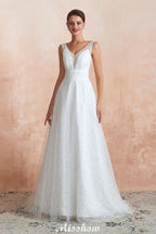Robe de mariée élégante en tulle et perles, col en V, idéale pour la plage