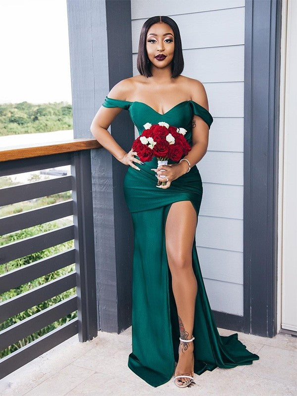 Elegantes vestidos de dama de honor vintage sin mangas, de satén elástico tejido con hombros descubiertos y fruncidos.