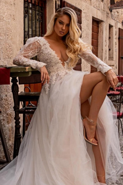 Elegantes vestidos de novia de encaje aline de manga larga con cuello en v
