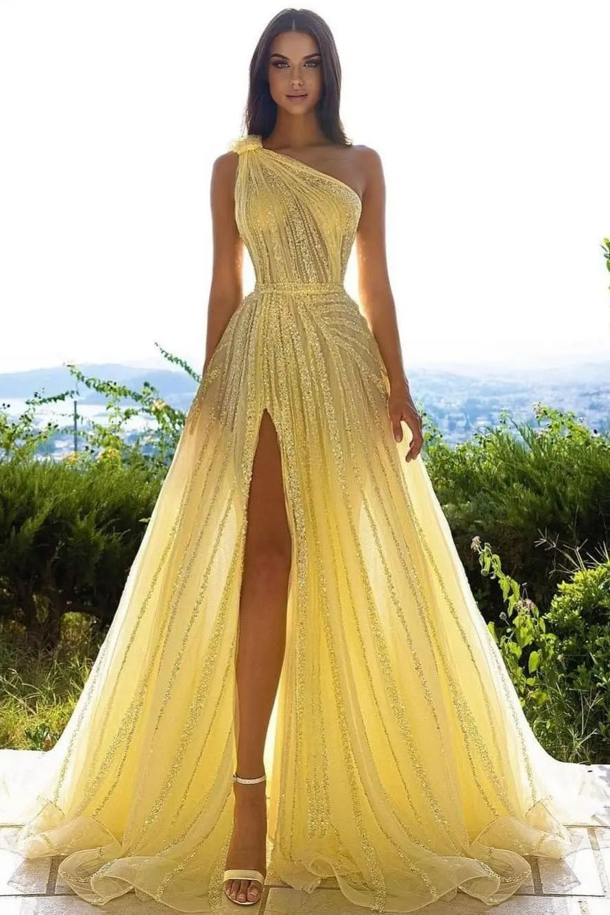 Robe de bal trapèze jaune élégante à une épaule et paillettes avec fente