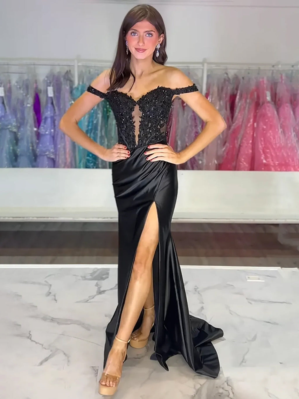 Eseld | Robe de bal longue sirène en satin rose avec décolleté cœur et fente