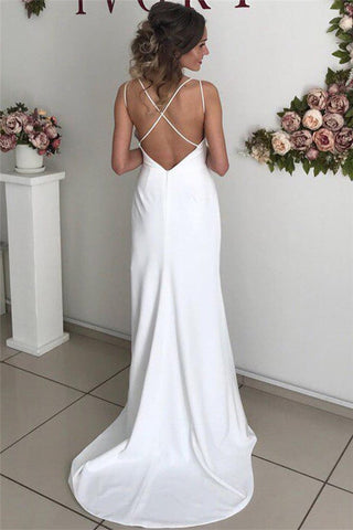 Excelente vestido de novia largo de sirena, blanco satinado, sin espalda y con abertura.