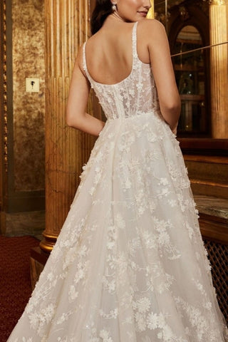 Exquisite Spaghetti Strap Sleeveless A-Line Lace Wedding Dresses with Pattern