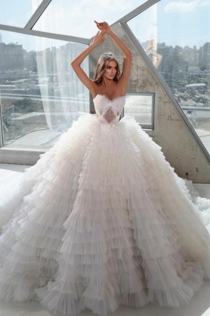 Vestidos de novia extravagantes de corte princesa sin mangas con cristales