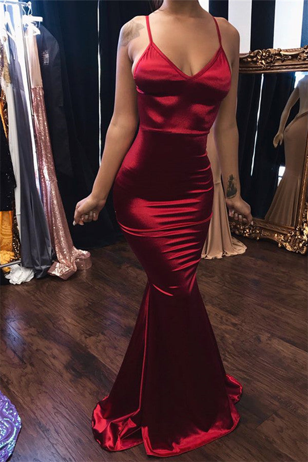 Robe de bal longue sirène dos nu à col V qui ne passe pas inaperçue